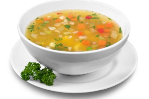 وصفات أكل للأطفال 6 شهور - طريقة عمل شورة خضار للأطفال الرضع