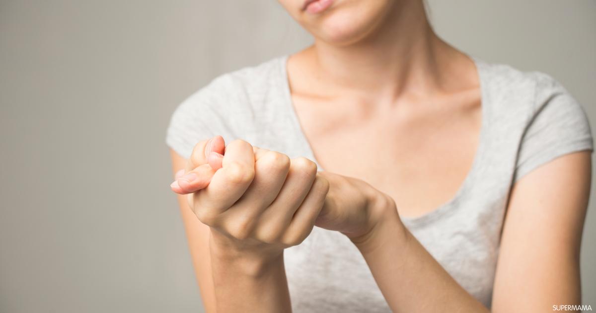 чего могут дрожать руки. интенционный тремор. мочь трястись. мочь трястись. почему дрожат руки.